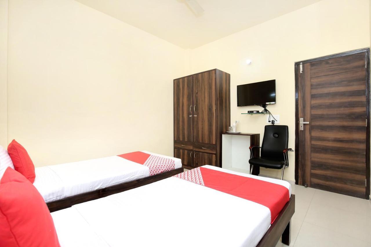 Oyo 16126 Aanantham Hotel Ludhiana Luaran gambar