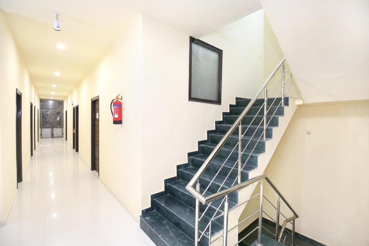 Oyo 16126 Aanantham Hotel Ludhiana Luaran gambar